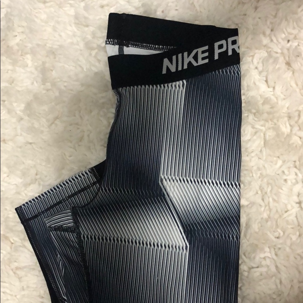 Nike Crop Leggings